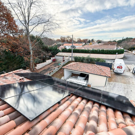 La société ENR SOLAR 31 est votre partenaire de confiance pour des solutions énergétiques durables. Spécialisés dans l’installation de panneaux photovoltaïques sur Cornebarrieu, la maintenance et la personnalisation de systèmes photovoltaïques, nous nous engageons à vous aider à optimiser votre production d’électricité ainsi que votre consommation énergétique grâce à la solution du panneau solaire photovoltaïque. Le tout en réduisant votre impact environnemental.